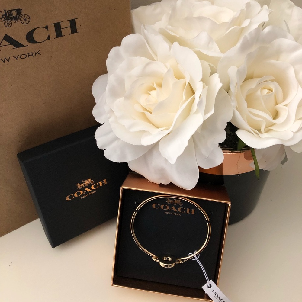 🎀 Coach Open Circle Rose-gold Bangle